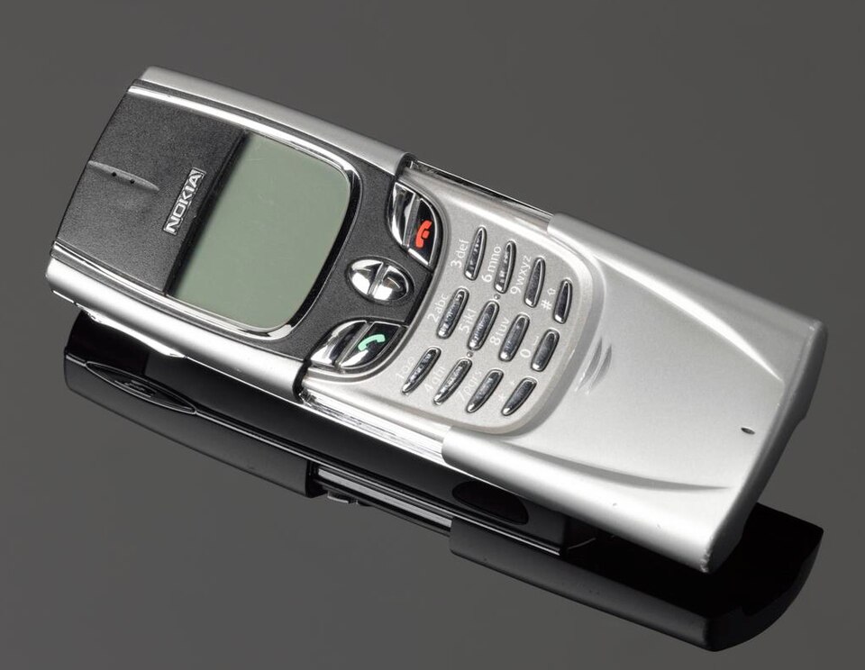 Nokia 8810